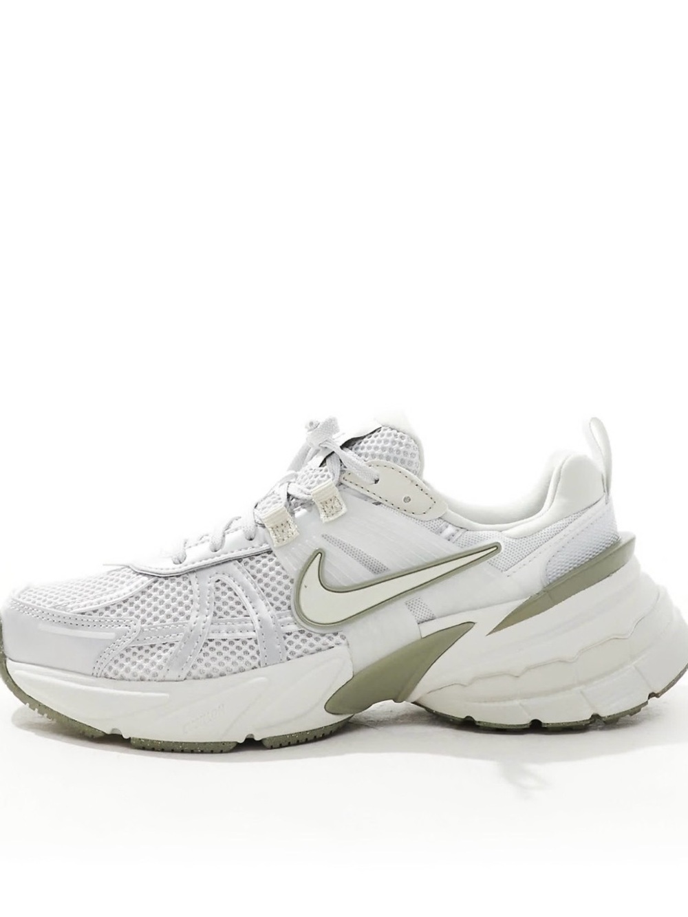 Nike Women’s V2K Run Shoes size 6